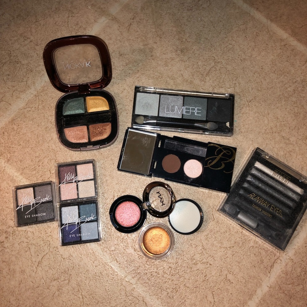 Huge variety of gorgeous eye shadows!